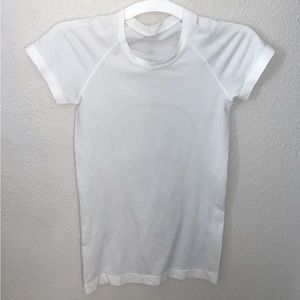 LuluLemon White Swiftly Tech shirt sleeve size 4